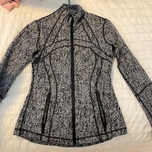 Lululemon define jacket size 4
